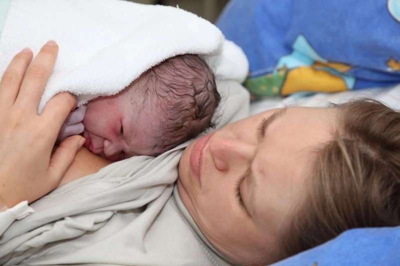 médico obstetra para parto cesáreo